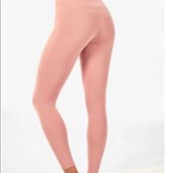 Fabletics - Picture 1 of 3